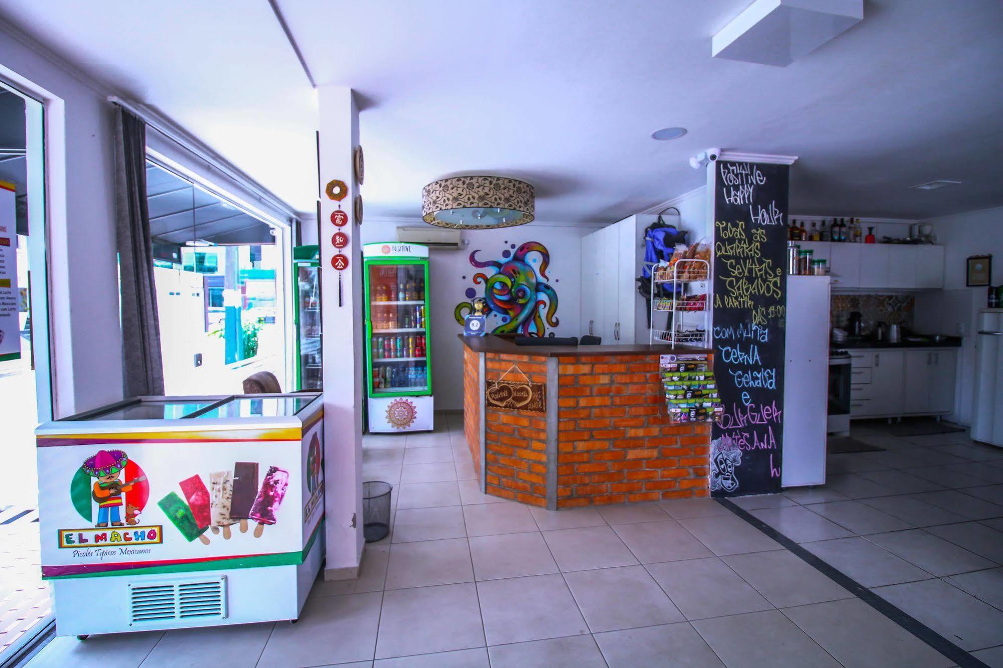 Positive Hostel Balneário Camboriú 外观 照片
