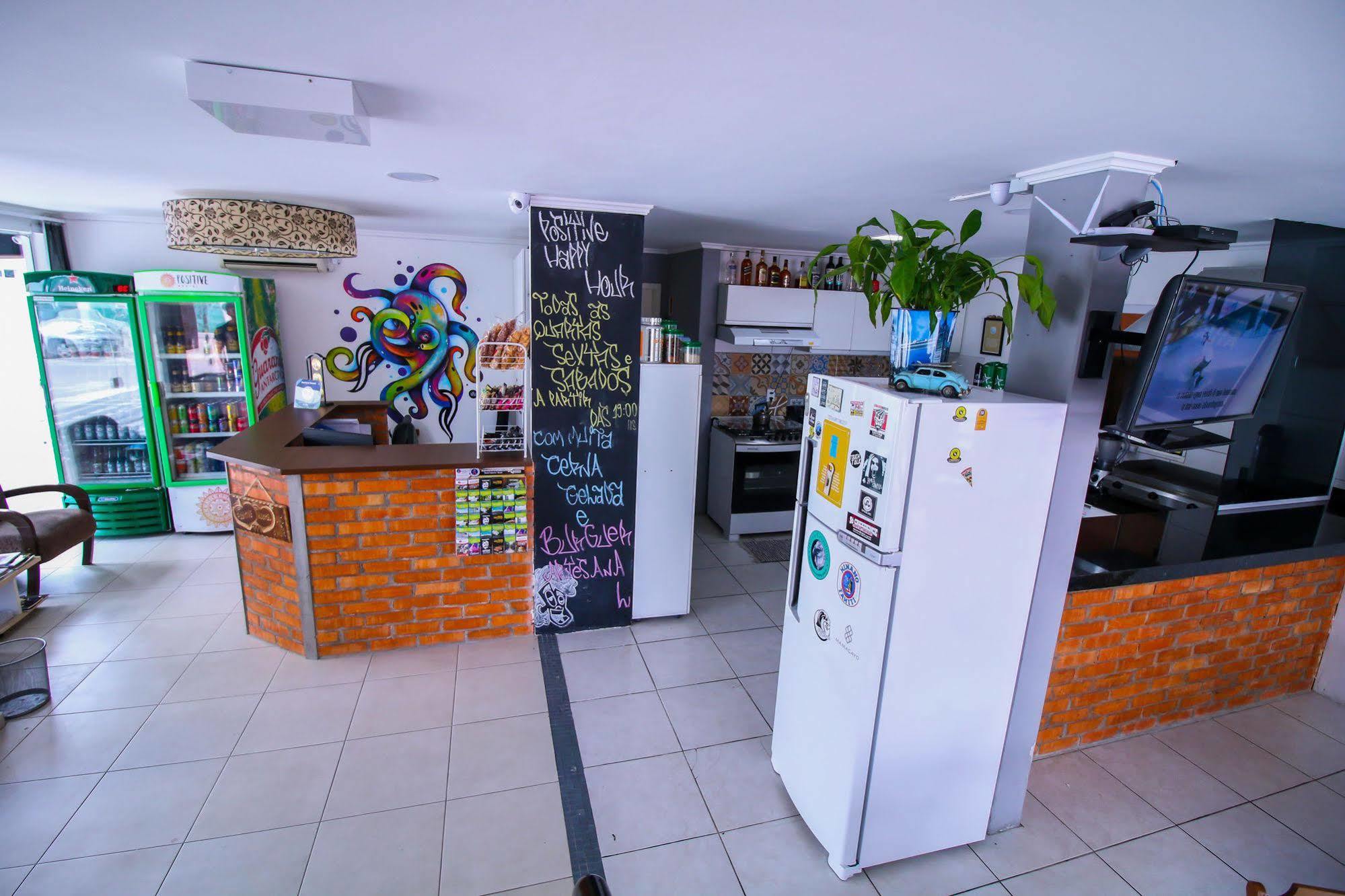 Positive Hostel Balneário Camboriú 外观 照片